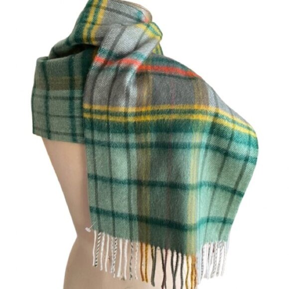 Vintage Plaid Scarf, soft and in lovely colors - Picture 6 of 12